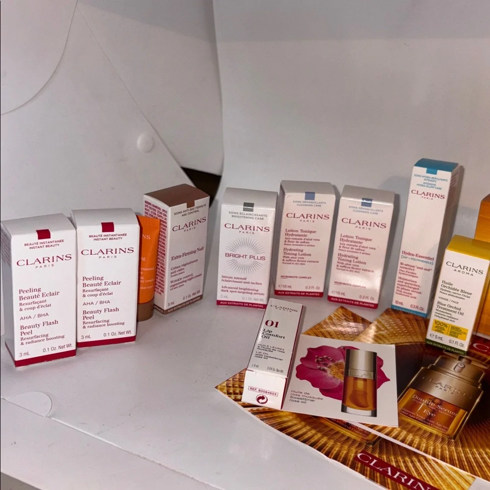 Bundle Lot of 16 Clarins Sample Products - Picture 2 of 5